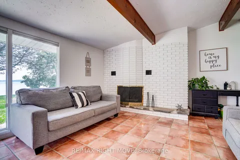 2215 Thomson Cres, Severn, ON L3V 0V7