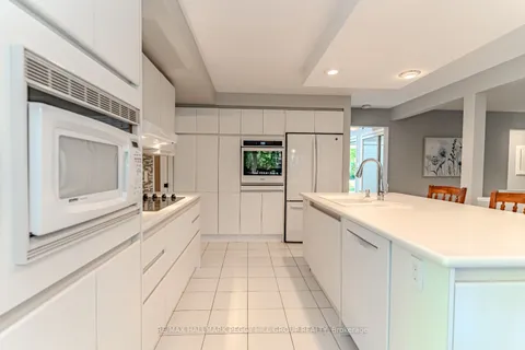 48 Lawrence Ave, Springwater, ON L9X 0C6