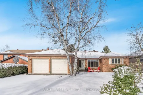 431 Innisfil St, Barrie, ON L4N 3H1