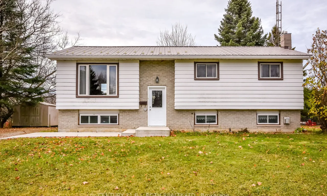 14 Preston St, Oro-Medonte, ON L0K 2G0