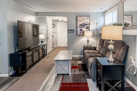283 James St, Orillia, ON L3V 1M3