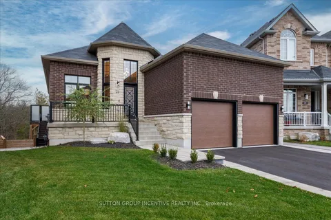 71 Muirfield Dr, Barrie, ON L4N 6J9