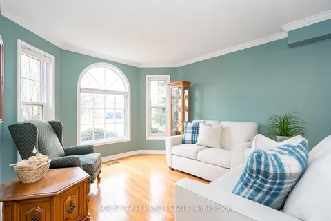 186 Hanmer St, Barrie, ON L4N 7J9