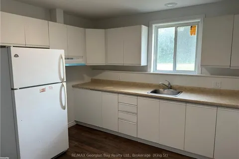 576 WILLIAM St, Midland, ON L4R 4Z7