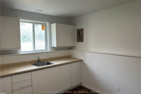 576 WILLIAM St, Midland, ON L4R 4Z7