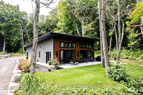 1584 CHAMPLAIN Road, ON L9M 0C1