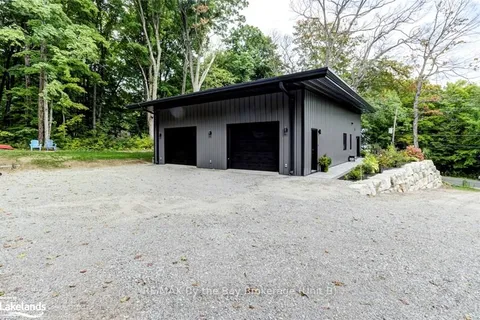 1584 CHAMPLAIN Road, ON L9M 0C1