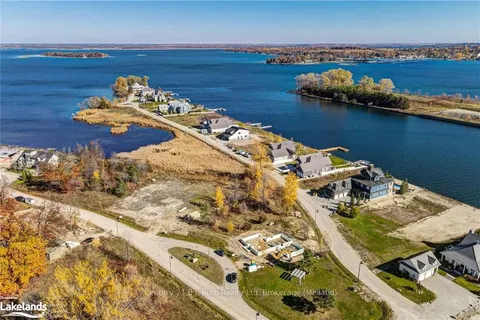 9 SWAN Lane, ON L0K 1R0