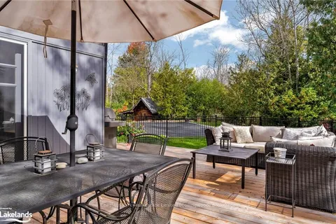 11 WOODVIEW Drive, Clearview, ON L9Y 3Y9