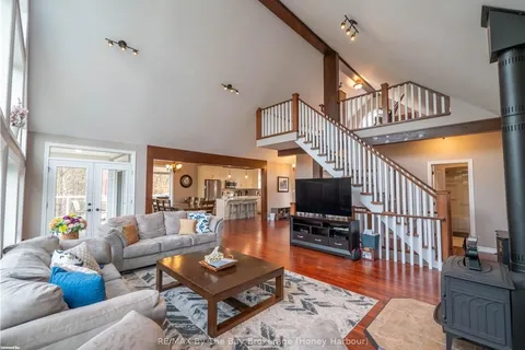 4330 MARR Lane, Severn, ON L0K 1E0