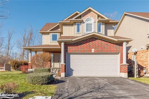 23 CHAMBERLAIN Crescent, Collingwood, ON L9Y 0E3