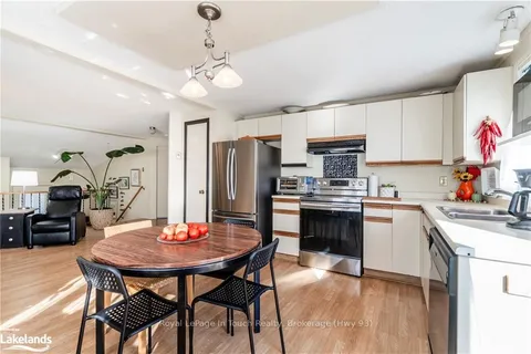 671 ALGONQUIN Dr, Midland, ON L4R 4R5