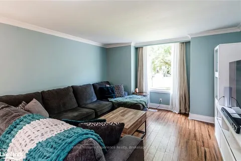 485 HANNAH St, Midland, ON L4R 2G8