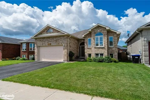 16 ST AMANT Rd, Penetanguishene, ON L9M 0A1