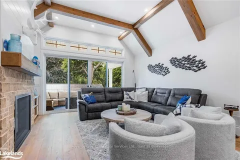 53 NIAGARA St, Collingwood, ON L9Y 3X1