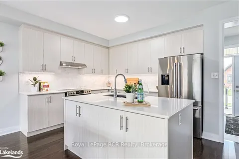 87 MCLEAN Ave, Collingwood, ON L9Y 4B6