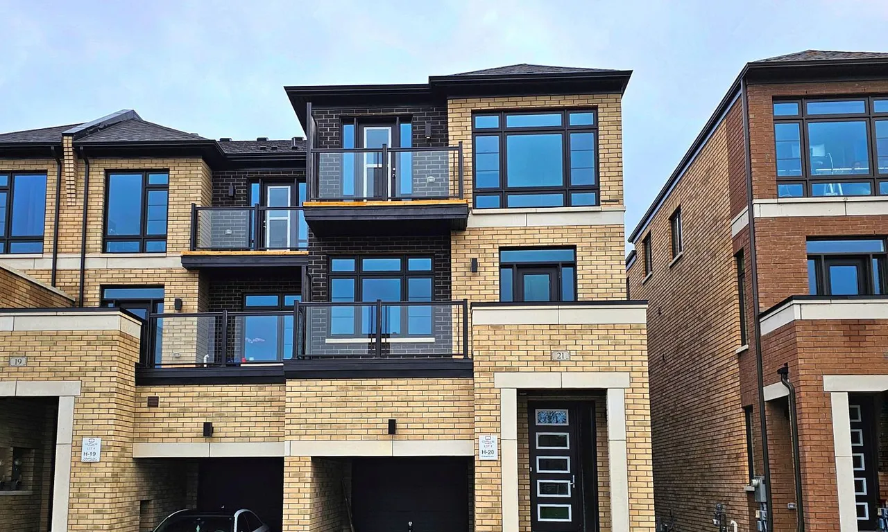 21 Bluebird Lane, Barrie, ON L9J 0M3
