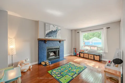 199 Hanmer St, Barrie, ON L4N 7J9