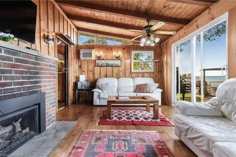 1950 SHORE Lane, Wasaga Beach, ON L9Z 1T7