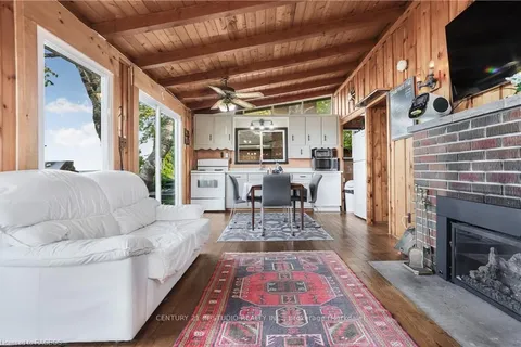 1950 SHORE Lane, Wasaga Beach, ON L9Z 1T7