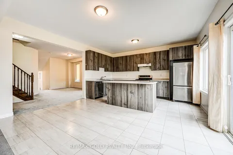 84 Atlantis Dr, Orillia, ON L3V 8L4