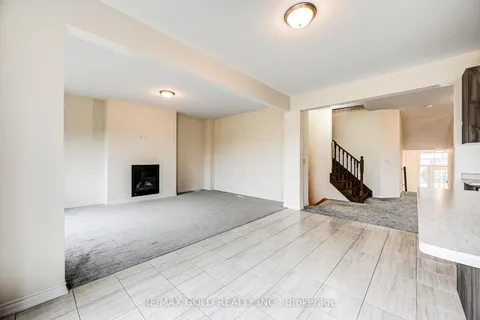 84 Atlantis Dr, Orillia, ON L3V 8L4