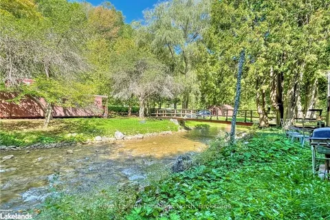 8819 9 COUNTY Road, ON L0M 1G0