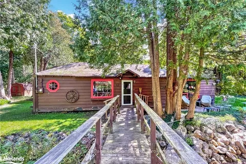 8819 9 COUNTY Road, ON L0M 1G0