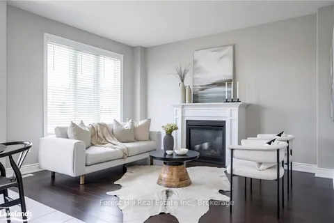 74 LOCKERBIE Cres, Collingwood, ON L9Y 0Y8