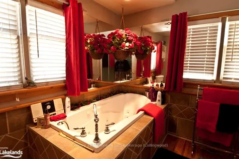 4352 124 COUNTY Road, ON L9Y 3Z1