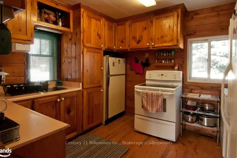 4352 124 COUNTY Road, ON L9Y 3Z1