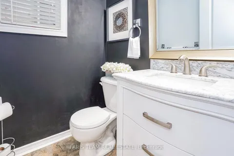 64 Westminster Circ, Barrie, ON L4M 0A5
