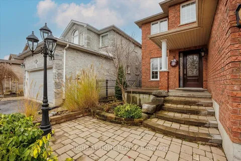 114 Nicholson Dr, Barrie, ON L4N 0B2