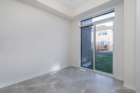 6 Prudhoe Terr, Barrie, ON L9S 2Z8