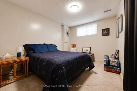 7 Keats Dr, Barrie, ON L4N 6C7