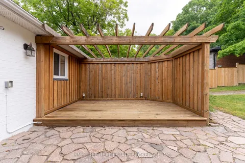39 Little Lake Dr, Barrie, ON L4M 7B9