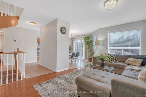 28 Sun King Cres, Barrie, ON L4M 7J9