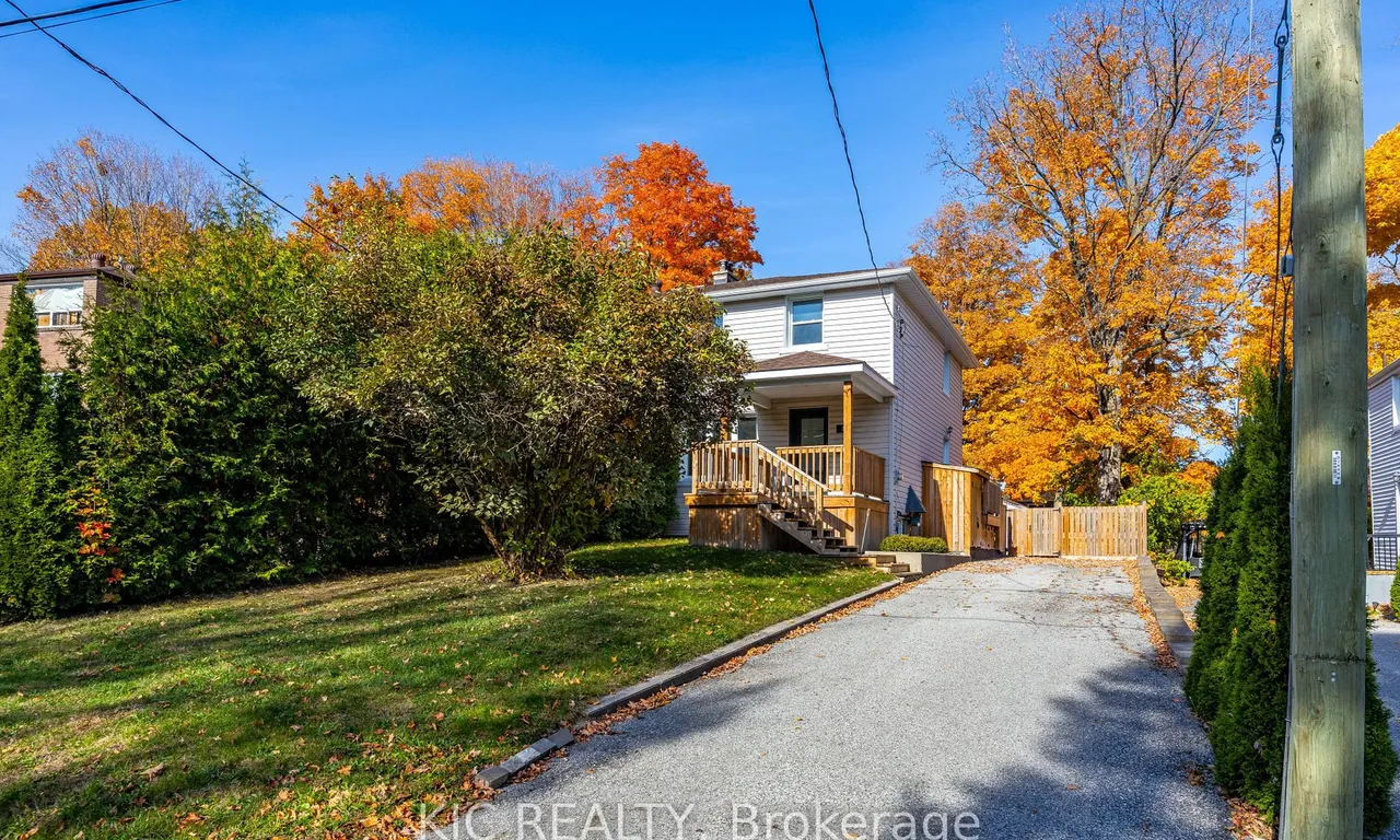 24 Sandra Dr, Orillia, ON L3V 3G7