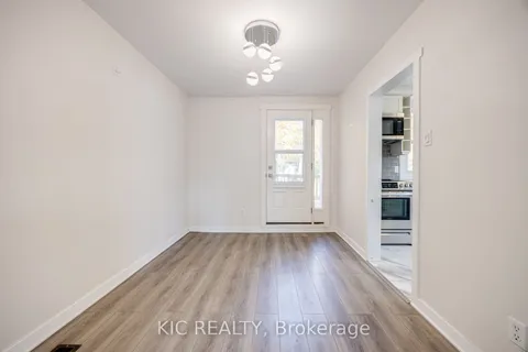 24 Sandra Dr, Orillia, ON L3V 3G7