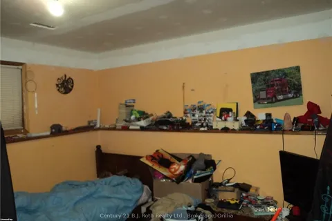 292 MILLARD St, Orillia, ON L3V 4H3