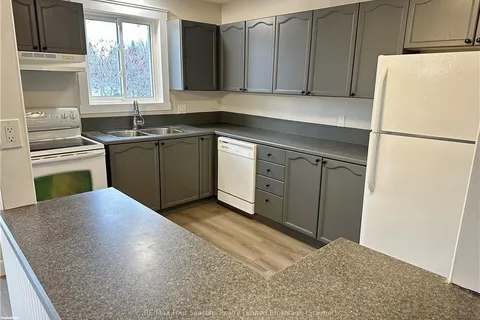 14 KORLEA Cres, Orillia, ON L3V 7K3