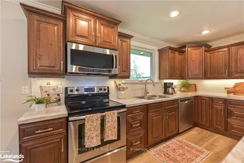 4693 DANIEL St, Ramara, ON L3V 6H7