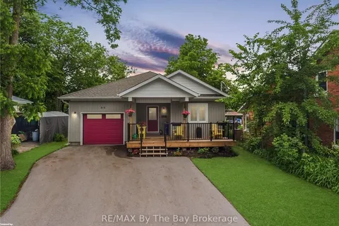 88 HENRY St, Barrie, ON L4N 1C8