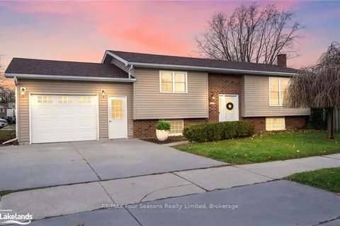 29 GODDEN St, Collingwood, ON L9Y 4S5