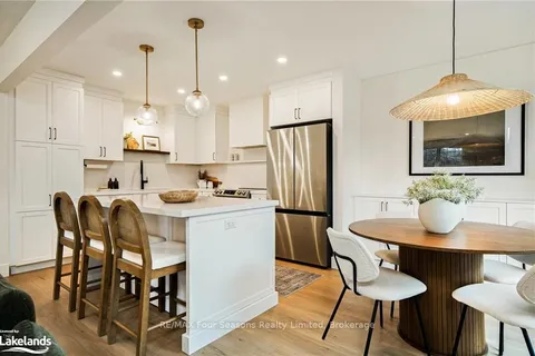 29 GODDEN St, Collingwood, ON L9Y 4S5