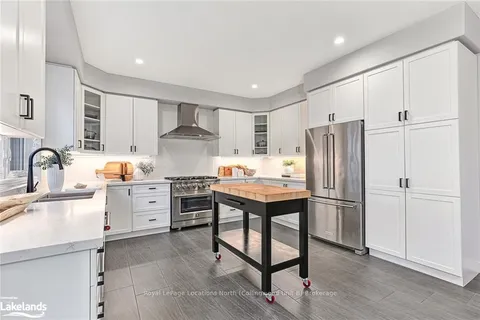 31 GILPIN Cres, Collingwood, ON L9Y 0Z1