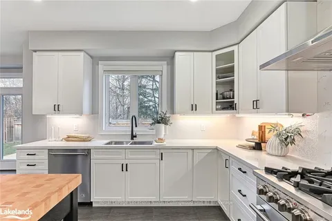 31 GILPIN Cres, Collingwood, ON L9Y 0Z1