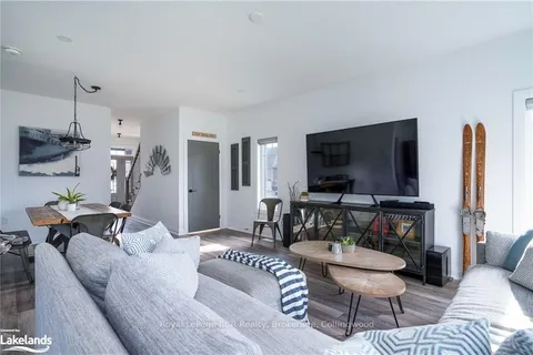 100 MCLEAN Ave, Collingwood, ON L9Y 4B6