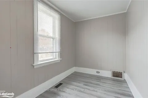 808 QUEBEC St, Midland, ON L4R 1E9