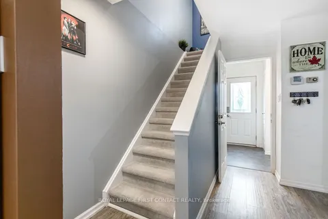 18 Christie Cres, Barrie, ON L4N 4W8